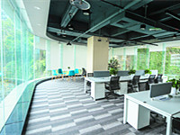 重慶渝中區(qū)創(chuàng)業(yè)園，托管工位2000元/年，已裝修帶辦公家具（拎包入駐）可公司掛靠，有獨立辦公室（已搬遷）